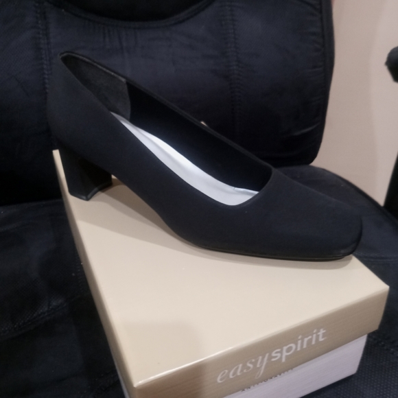 Easy Spirit Anti•Gravity ESFAWN Heels - Picture 1 of 5